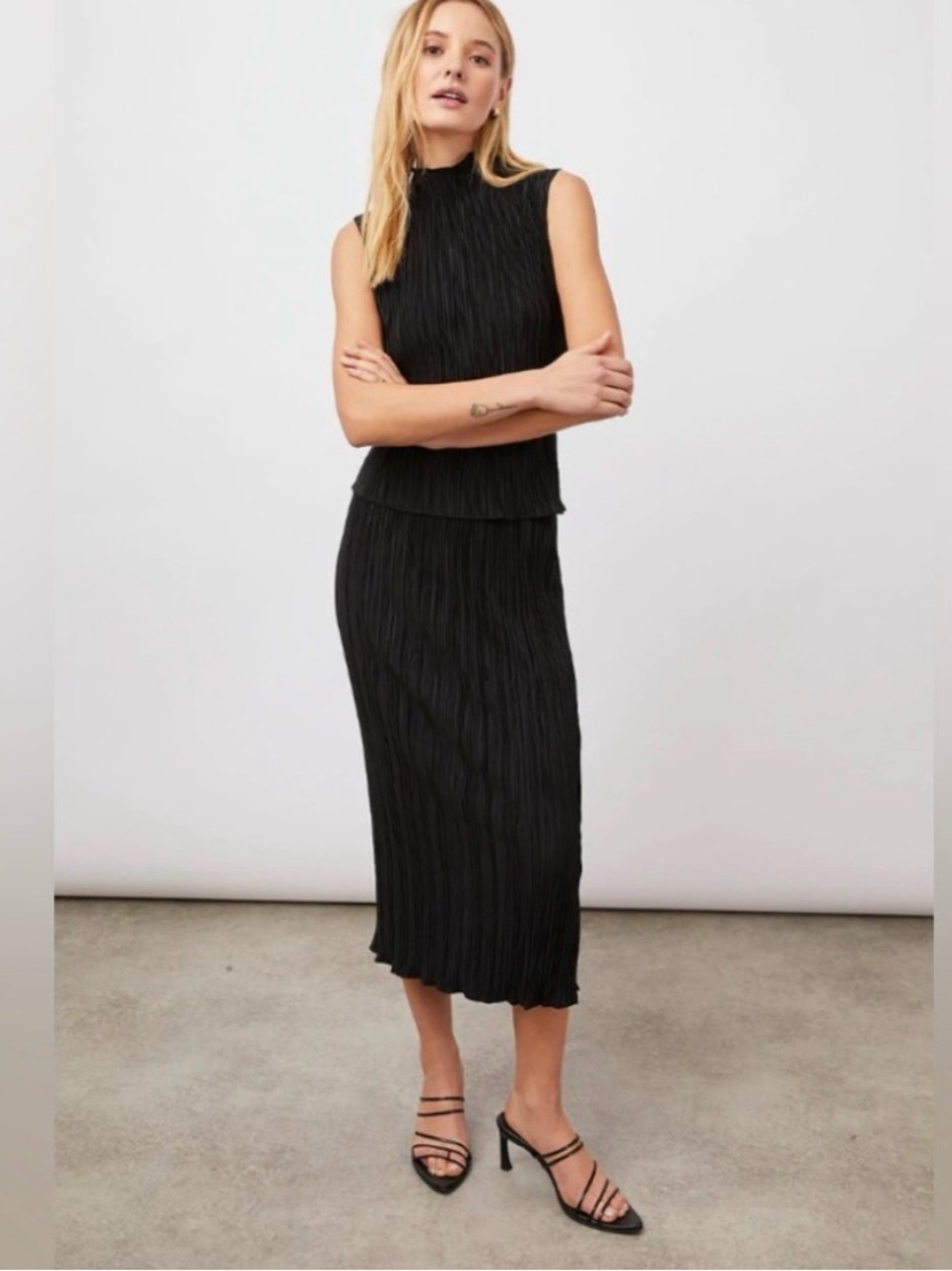 Rails Black Pleated Midi Skirt Elastic Waist Minimalist Classic